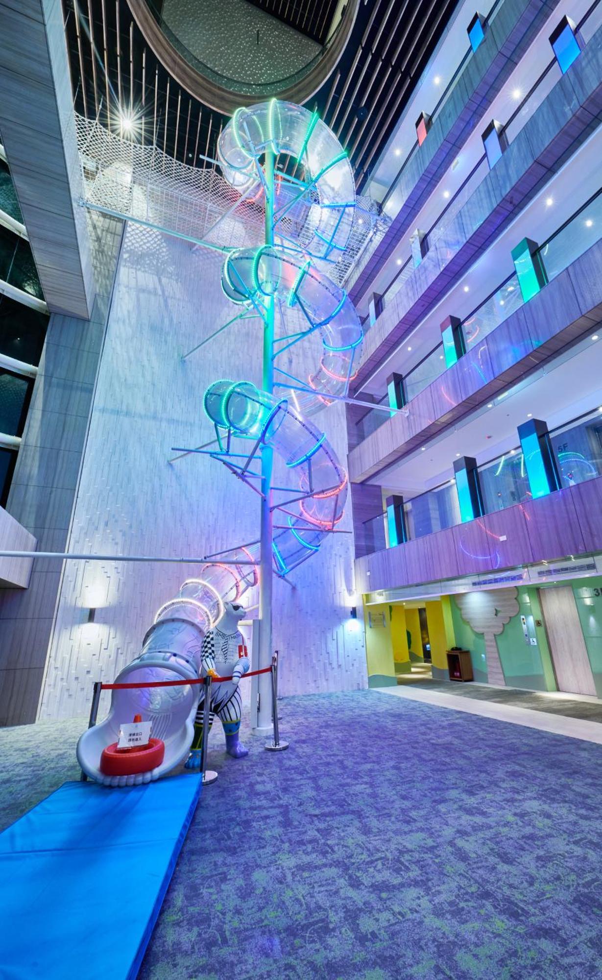 Grand Bay Resort Hotel Хенгчун Экстерьер фото The Helix, the main staircase at the National University of Ireland, Galway