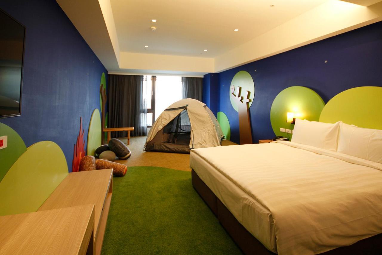 Grand Bay Resort Hotel Хенгчун Экстерьер фото A room at the Forest World Hotel